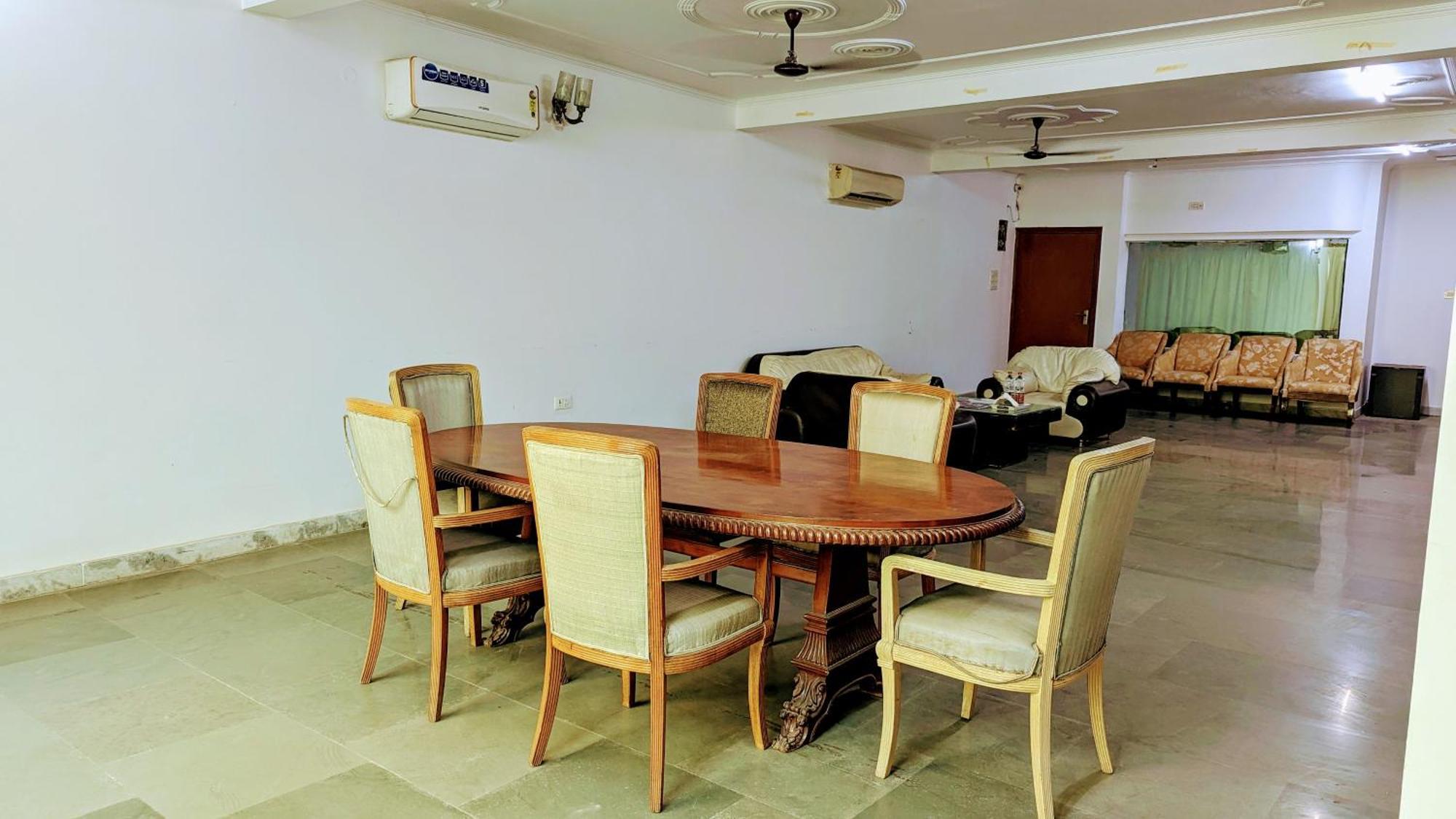 Hotel Lecston @Yashobhoomi Dwarka Sector - 25 Metro Station Delhi  Esterno foto
