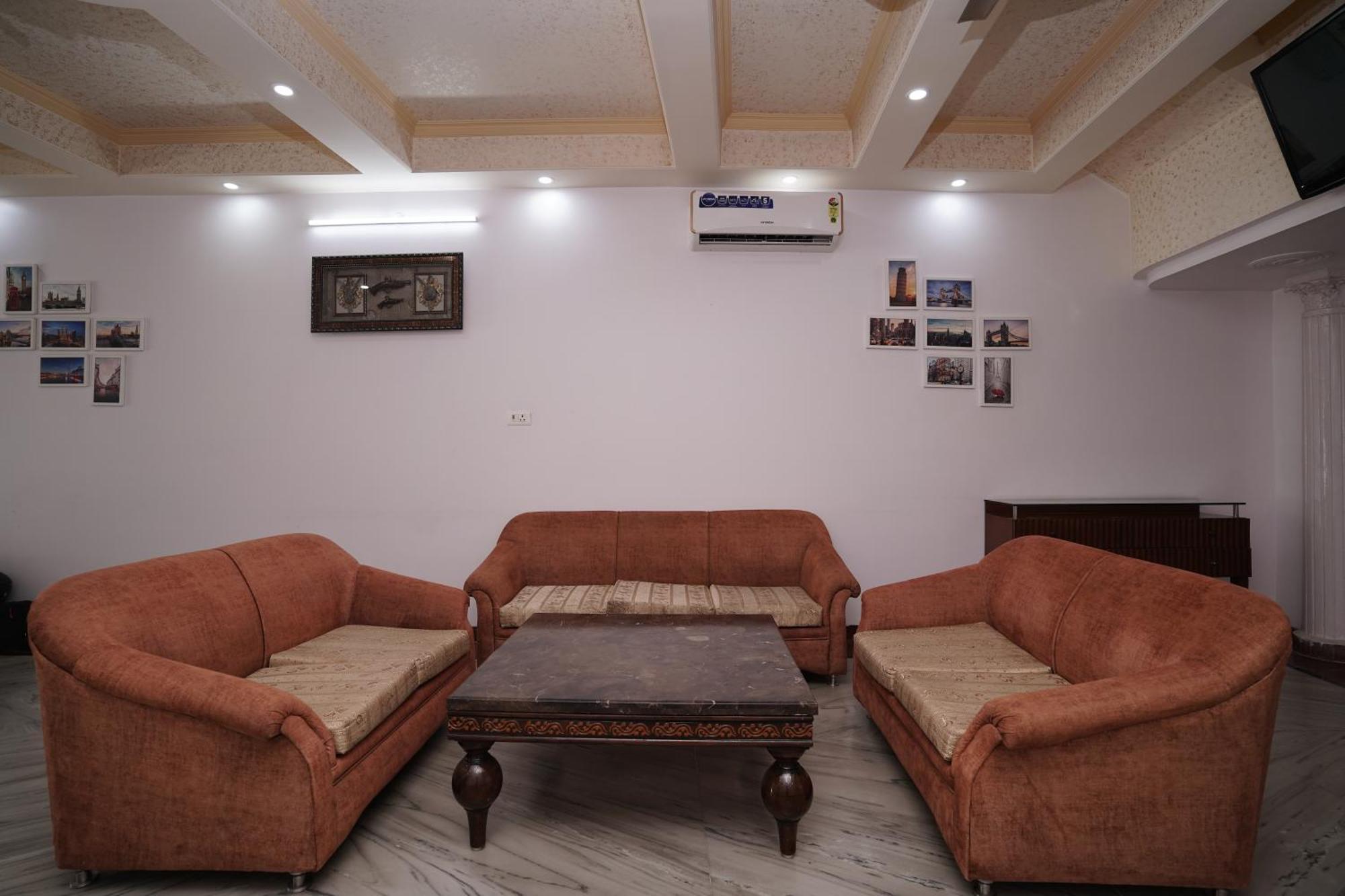 Hotel Lecston @Yashobhoomi Dwarka Sector - 25 Metro Station Delhi  Esterno foto