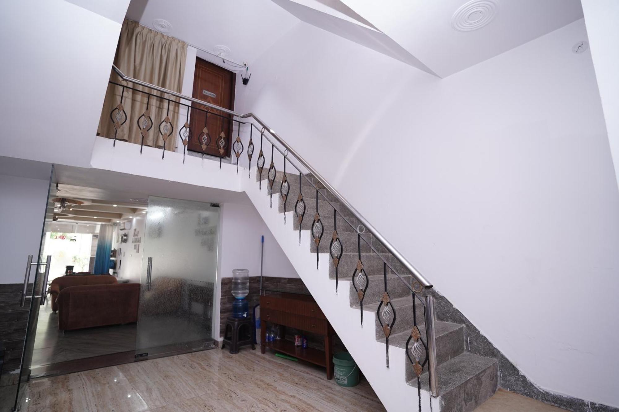 Hotel Lecston @Yashobhoomi Dwarka Sector - 25 Metro Station Delhi  Esterno foto
