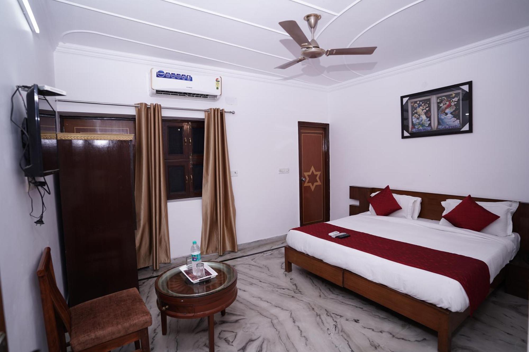 Hotel Lecston @Yashobhoomi Dwarka Sector - 25 Metro Station Delhi  Esterno foto