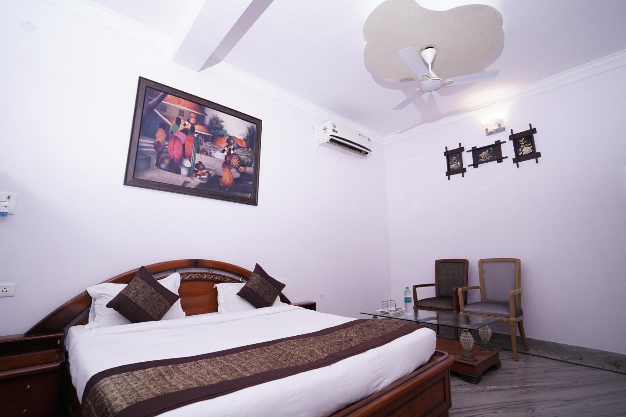 Hotel Lecston @Yashobhoomi Dwarka Sector - 25 Metro Station Delhi  Esterno foto