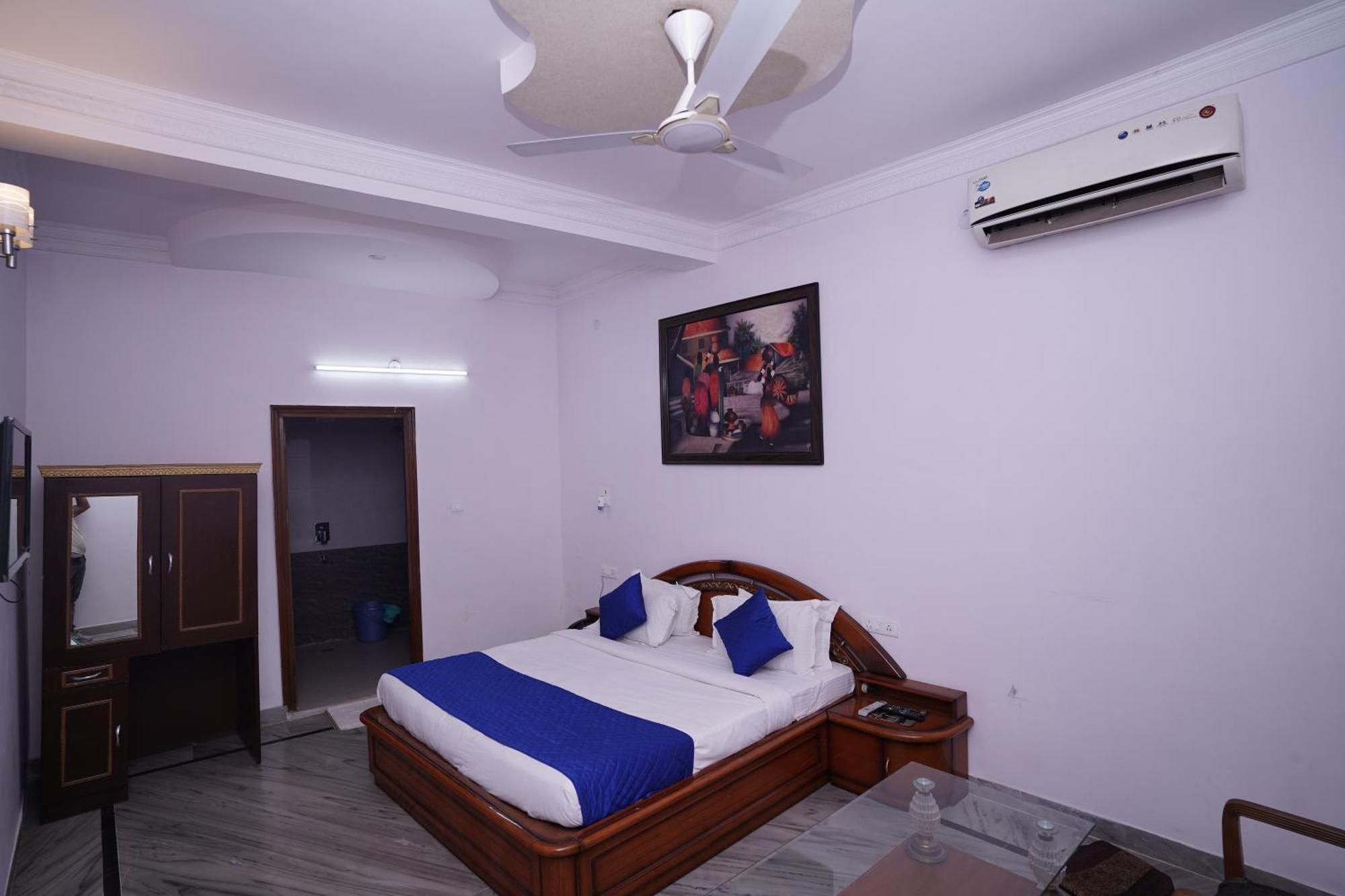 Hotel Lecston @Yashobhoomi Dwarka Sector - 25 Metro Station Delhi  Esterno foto