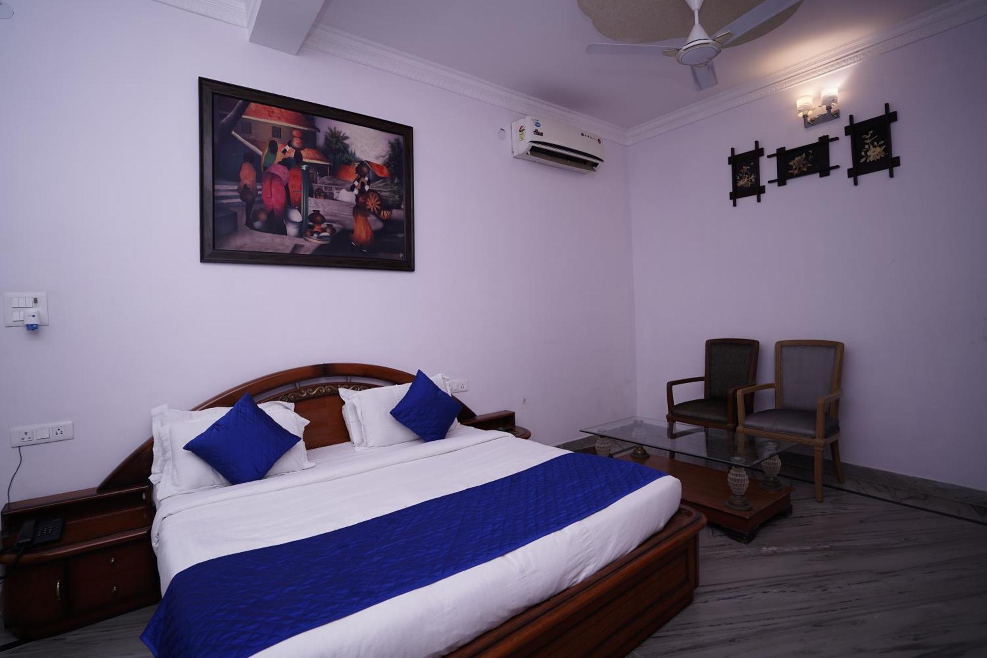Hotel Lecston @Yashobhoomi Dwarka Sector - 25 Metro Station Delhi  Esterno foto