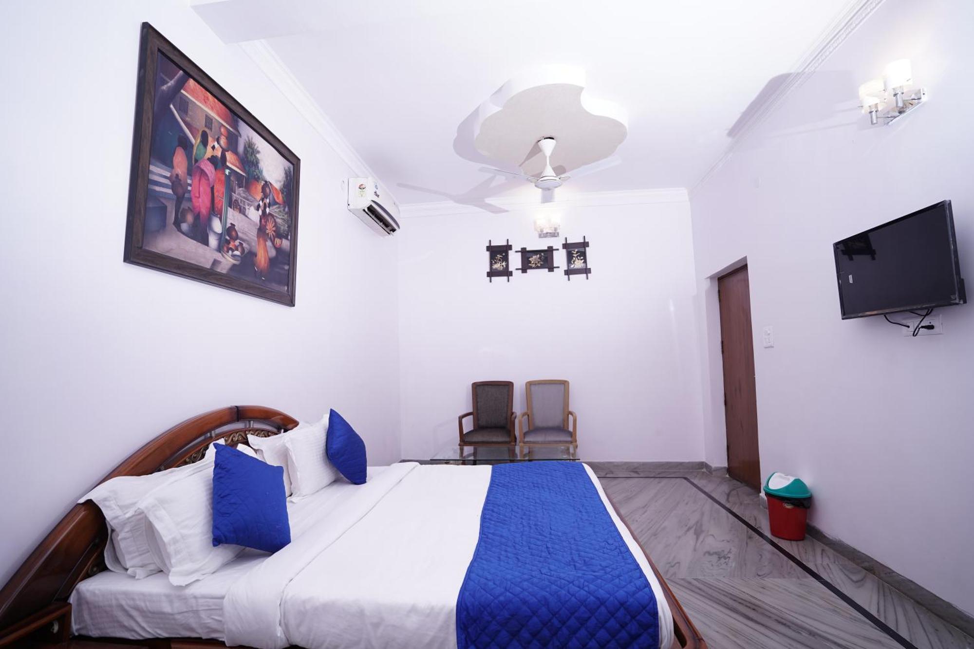 Hotel Lecston @Yashobhoomi Dwarka Sector - 25 Metro Station Delhi  Esterno foto