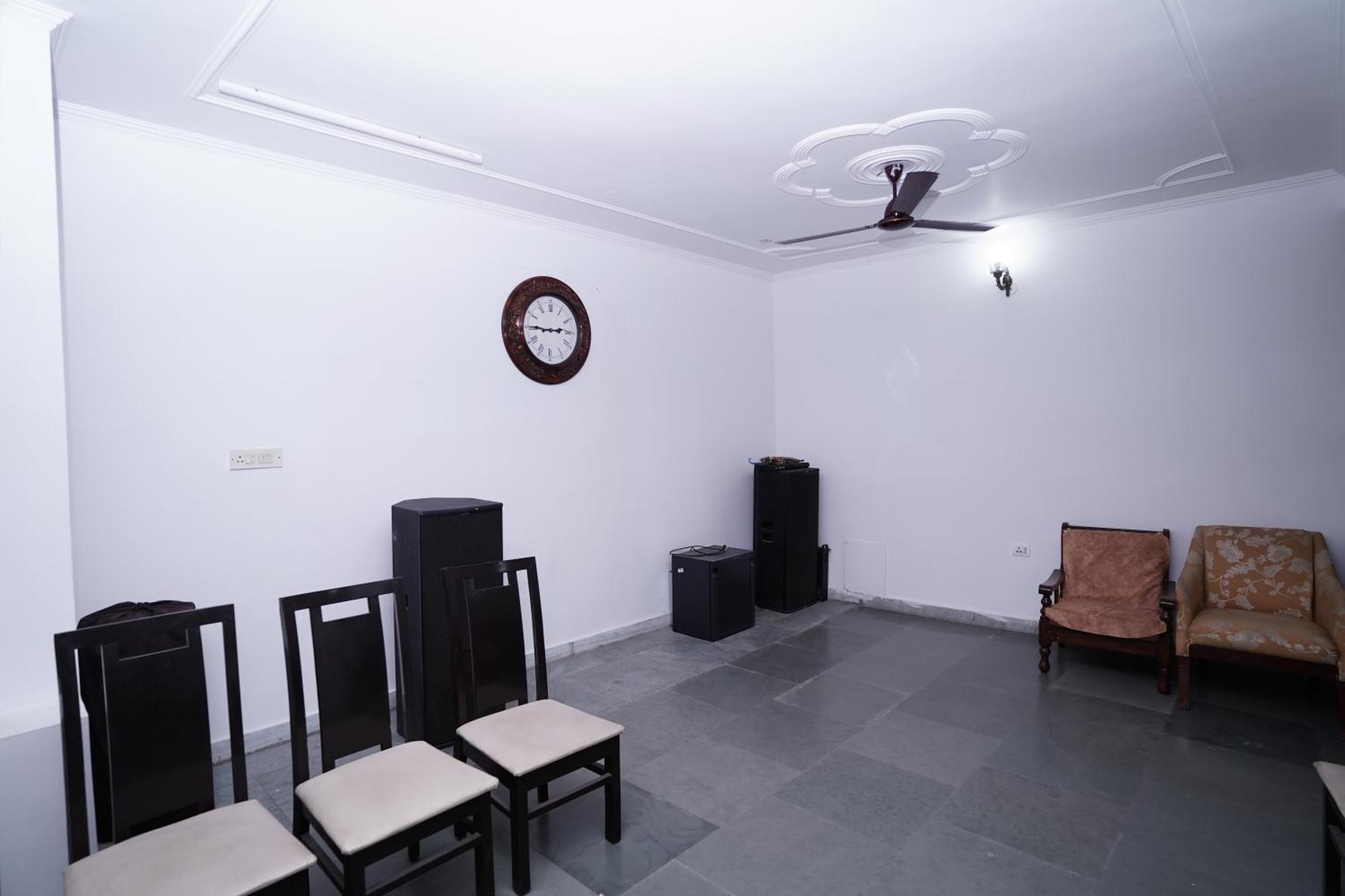 Hotel Lecston @Yashobhoomi Dwarka Sector - 25 Metro Station Delhi  Esterno foto