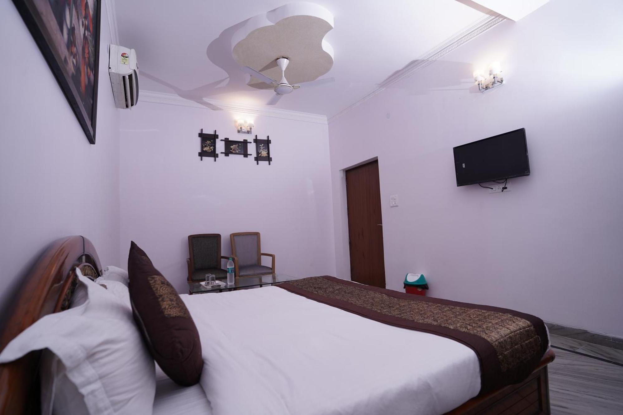 Hotel Lecston @Yashobhoomi Dwarka Sector - 25 Metro Station Delhi  Esterno foto