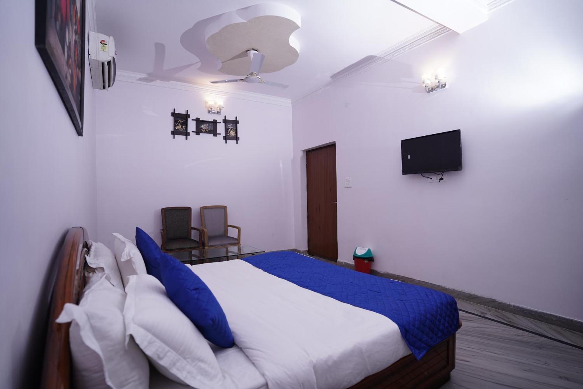 Hotel Lecston @Yashobhoomi Dwarka Sector - 25 Metro Station Delhi  Esterno foto